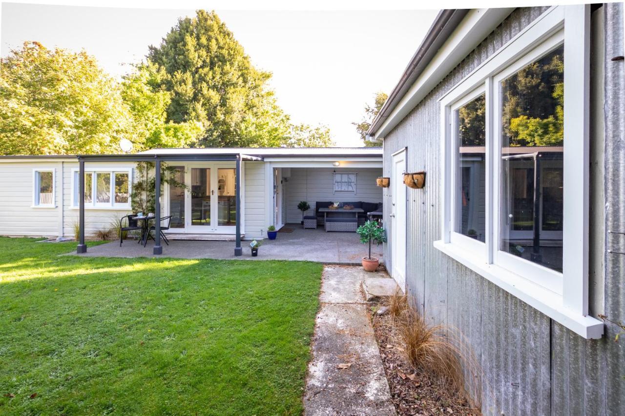 Hop, Skip And Jump To The Lake - Te Anau House Экстерьер фото